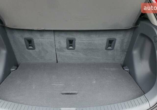 Красный Шевроле Bolt EV, объемом двигателя 0 л и пробегом 23 тыс. км за 17500 $, фото 24 на Automoto.ua