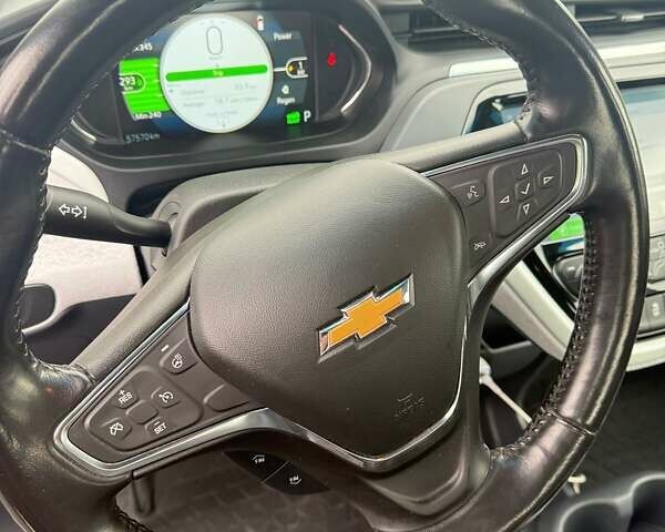 Красный Шевроле Bolt EV, объемом двигателя 0 л и пробегом 57 тыс. км за 17600 $, фото 8 на Automoto.ua
