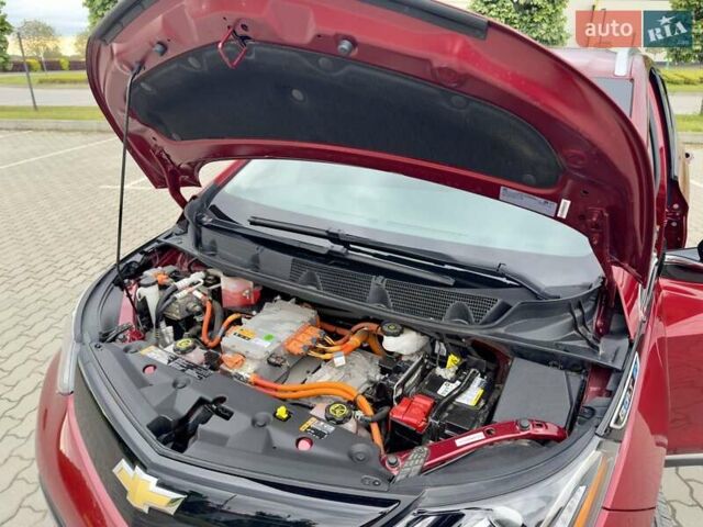 Красный Шевроле Bolt EV, объемом двигателя 0 л и пробегом 36 тыс. км за 16450 $, фото 33 на Automoto.ua