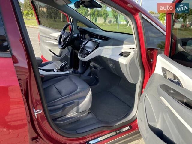 Красный Шевроле Bolt EV, объемом двигателя 0 л и пробегом 36 тыс. км за 16450 $, фото 19 на Automoto.ua