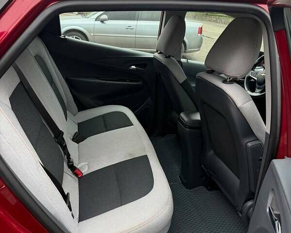 Красный Шевроле Bolt EV, объемом двигателя 0 л и пробегом 70 тыс. км за 16800 $, фото 13 на Automoto.ua