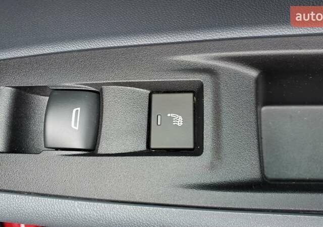 Красный Шевроле Bolt EV, объемом двигателя 0 л и пробегом 23 тыс. км за 17500 $, фото 23 на Automoto.ua