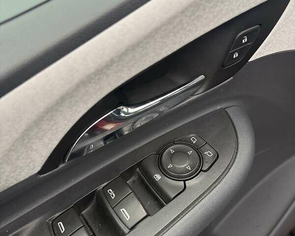 Красный Шевроле Bolt EV, объемом двигателя 0 л и пробегом 57 тыс. км за 17600 $, фото 11 на Automoto.ua