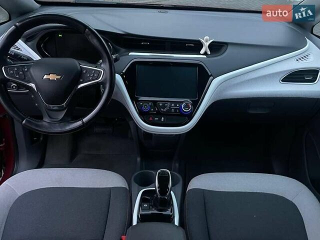 Красный Шевроле Bolt EV, объемом двигателя 0 л и пробегом 66 тыс. км за 15999 $, фото 8 на Automoto.ua