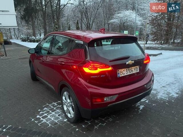 Красный Шевроле Bolt EV, объемом двигателя 0 л и пробегом 66 тыс. км за 15999 $, фото 4 на Automoto.ua