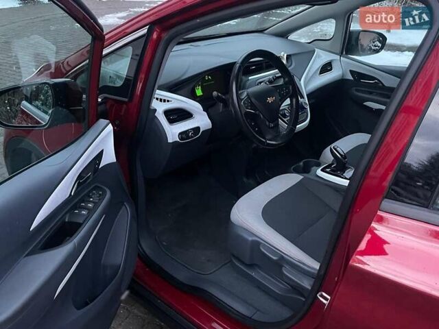 Красный Шевроле Bolt EV, объемом двигателя 0 л и пробегом 66 тыс. км за 15999 $, фото 6 на Automoto.ua