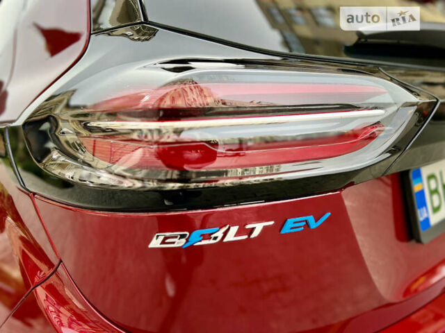 Красный Шевроле Bolt EV, объемом двигателя 0 л и пробегом 2 тыс. км за 25500 $, фото 140 на Automoto.ua