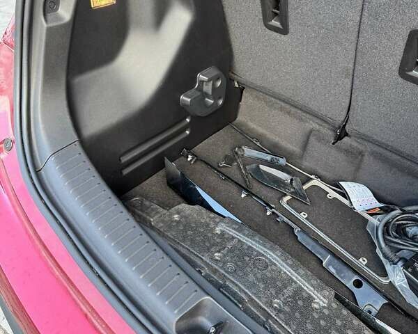 Красный Шевроле Bolt EV, объемом двигателя 0 л и пробегом 32 тыс. км за 12299 $, фото 42 на Automoto.ua