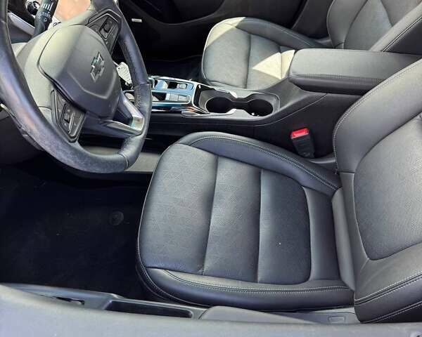 Красный Шевроле Bolt EV, объемом двигателя 0 л и пробегом 32 тыс. км за 12299 $, фото 23 на Automoto.ua