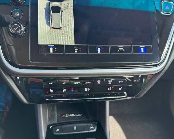 Красный Шевроле Bolt EV, объемом двигателя 0 л и пробегом 32 тыс. км за 12299 $, фото 39 на Automoto.ua