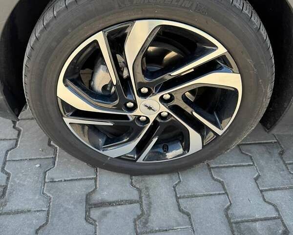 Красный Шевроле Bolt EV, объемом двигателя 0 л и пробегом 32 тыс. км за 12299 $, фото 16 на Automoto.ua