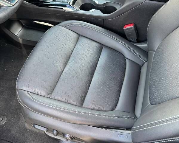 Красный Шевроле Bolt EV, объемом двигателя 0 л и пробегом 32 тыс. км за 12299 $, фото 28 на Automoto.ua