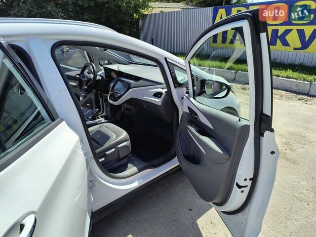 Шевроле Bolt EV, объемом двигателя 0 л и пробегом 93 тыс. км за 16900 $, фото 19 на Automoto.ua