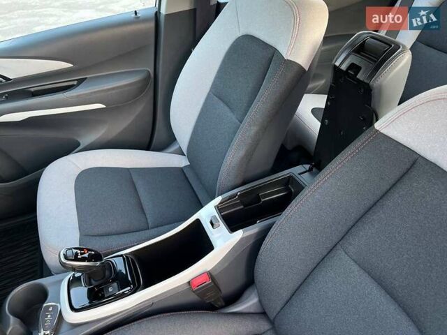 Шевроле Bolt EV, объемом двигателя 0 л и пробегом 30 тыс. км за 19300 $, фото 30 на Automoto.ua