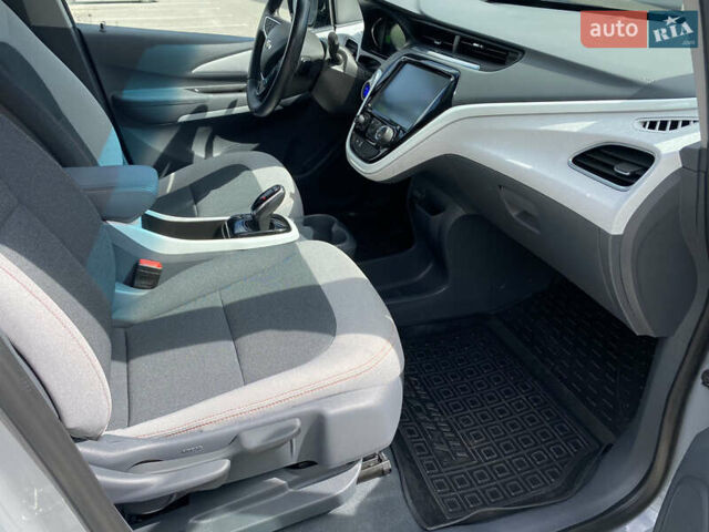 Шевроле Bolt EV, объемом двигателя 0 л и пробегом 45 тыс. км за 19000 $, фото 7 на Automoto.ua