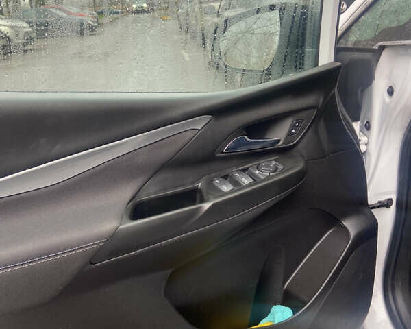 Шевроле Bolt EV, объемом двигателя 0 л и пробегом 40 тыс. км за 16200 $, фото 18 на Automoto.ua