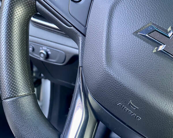 Шевроле Bolt EV, объемом двигателя 0 л и пробегом 25 тыс. км за 17300 $, фото 6 на Automoto.ua