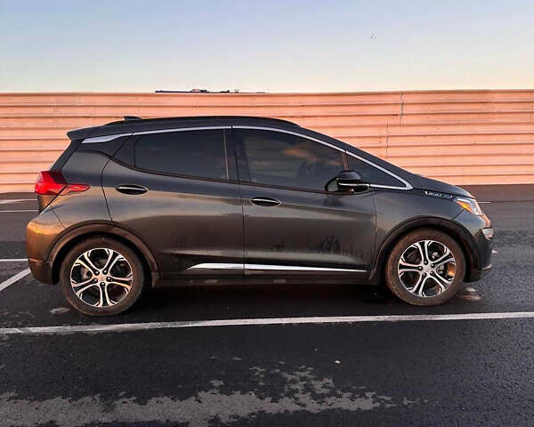 Серый Шевроле Bolt EV, объемом двигателя 0 л и пробегом 127 тыс. км за 13000 $, фото 3 на Automoto.ua