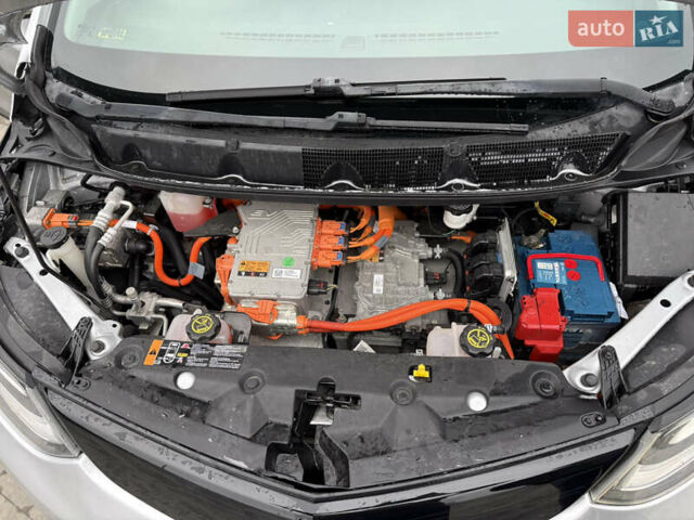 Серый Шевроле Bolt EV, объемом двигателя 0 л и пробегом 207 тыс. км за 12900 $, фото 8 на Automoto.ua