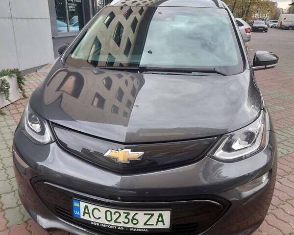 Серый Шевроле Bolt EV, объемом двигателя 0 л и пробегом 129 тыс. км за 16999 $, фото 2 на Automoto.ua