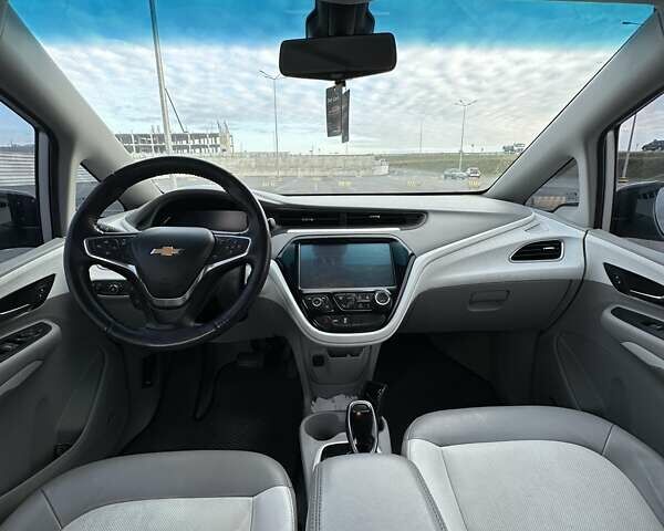 Серый Шевроле Bolt EV, объемом двигателя 0 л и пробегом 98 тыс. км за 15500 $, фото 16 на Automoto.ua