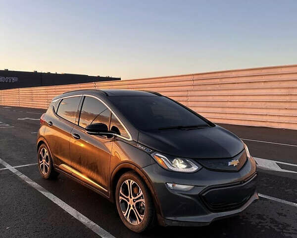 Серый Шевроле Bolt EV, объемом двигателя 0 л и пробегом 127 тыс. км за 13000 $, фото 2 на Automoto.ua