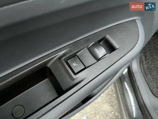 Сірий Шевроле Bolt EV, об'ємом двигуна 0 л та пробігом 164 тис. км за 12500 $, фото 13 на Automoto.ua