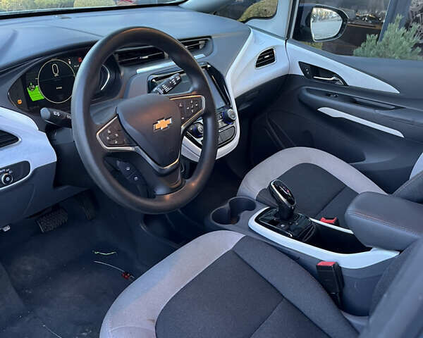 Серый Шевроле Bolt EV, объемом двигателя 0 л и пробегом 126 тыс. км за 11500 $, фото 9 на Automoto.ua