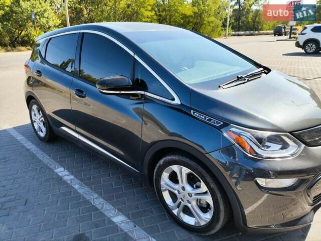 Серый Шевроле Bolt EV, объемом двигателя 0 л и пробегом 57 тыс. км за 16550 $, фото 2 на Automoto.ua