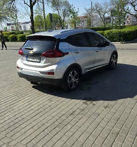 Серый Шевроле Bolt EV, объемом двигателя 0 л и пробегом 164 тыс. км за 12200 $, фото 5 на Automoto.ua