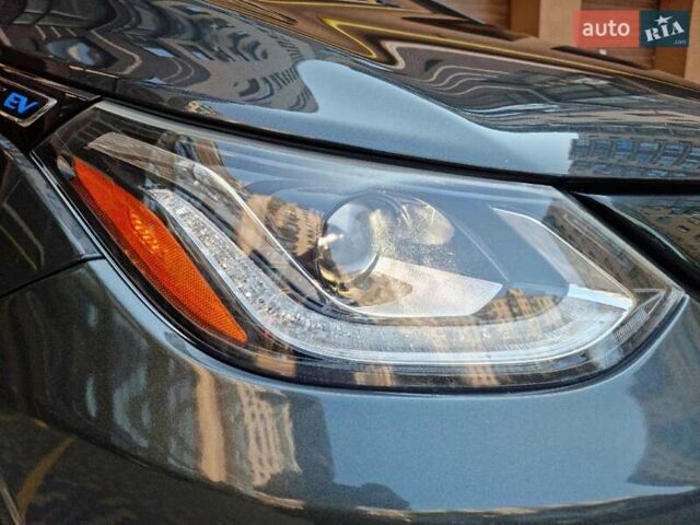 Серый Шевроле Bolt EV, объемом двигателя 0 л и пробегом 181 тыс. км за 13999 $, фото 9 на Automoto.ua