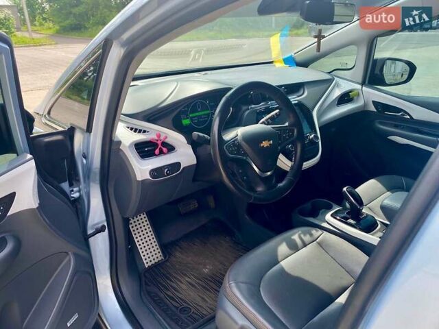 Серый Шевроле Bolt EV, объемом двигателя 0 л и пробегом 57 тыс. км за 15990 $, фото 16 на Automoto.ua
