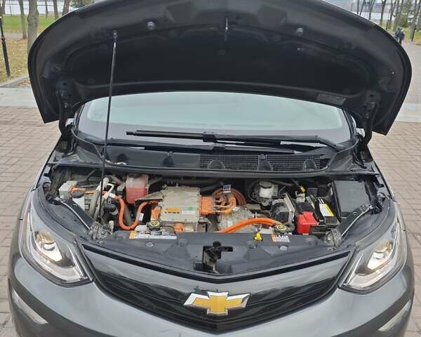 Серый Шевроле Bolt EV, объемом двигателя 0 л и пробегом 102 тыс. км за 14500 $, фото 7 на Automoto.ua