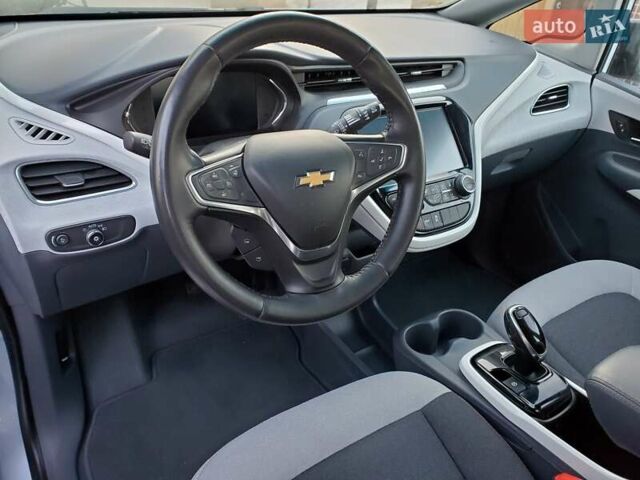 Серый Шевроле Bolt EV, объемом двигателя 0 л и пробегом 75 тыс. км за 14900 $, фото 5 на Automoto.ua