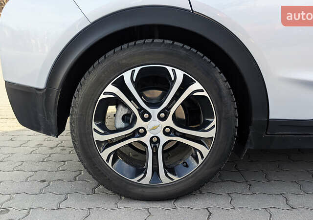 Серый Шевроле Bolt EV, объемом двигателя 0 л и пробегом 89 тыс. км за 16230 $, фото 32 на Automoto.ua