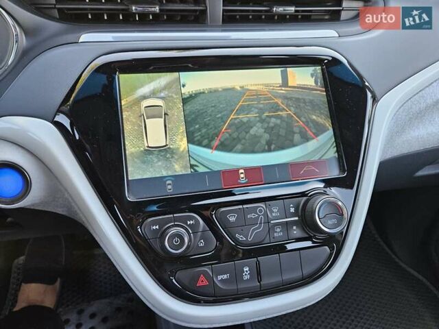 Серый Шевроле Bolt EV, объемом двигателя 0 л и пробегом 167 тыс. км за 12500 $, фото 25 на Automoto.ua
