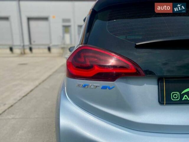 Серый Шевроле Bolt EV, объемом двигателя 0 л и пробегом 57 тыс. км за 15990 $, фото 9 на Automoto.ua