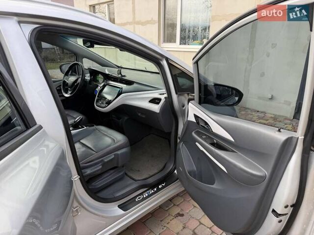 Серый Шевроле Bolt EV, объемом двигателя 0 л и пробегом 156 тыс. км за 11500 $, фото 13 на Automoto.ua