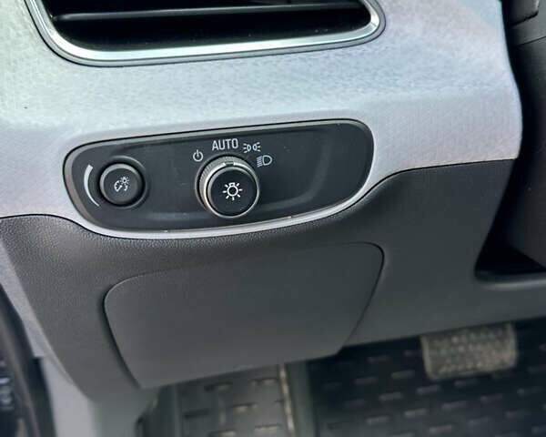Серый Шевроле Bolt EV, объемом двигателя 0 л и пробегом 49 тыс. км за 15900 $, фото 13 на Automoto.ua