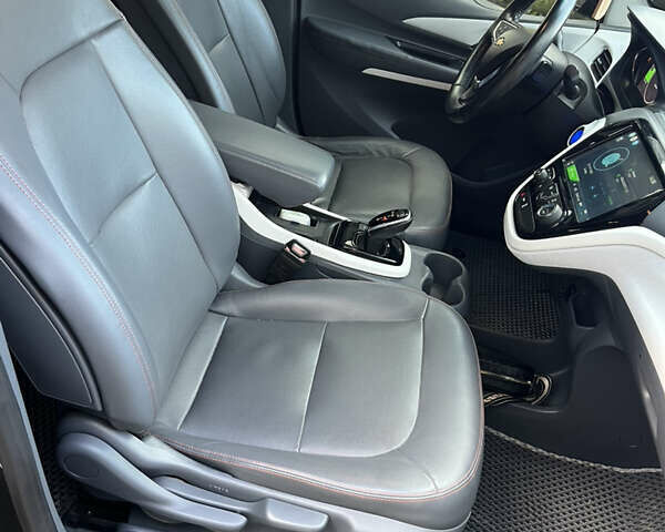 Серый Шевроле Bolt EV, объемом двигателя 0 л и пробегом 106 тыс. км за 13500 $, фото 22 на Automoto.ua