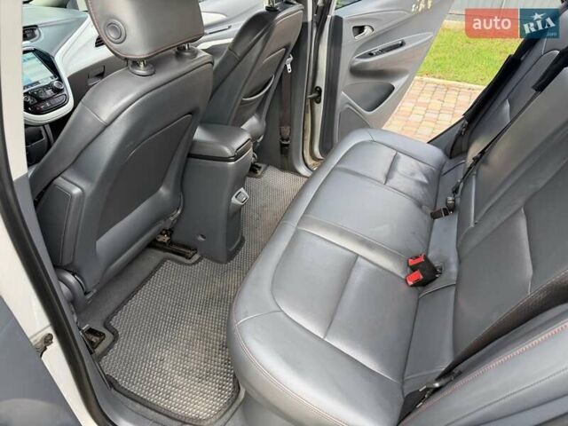 Серый Шевроле Bolt EV, объемом двигателя 0 л и пробегом 156 тыс. км за 11500 $, фото 18 на Automoto.ua