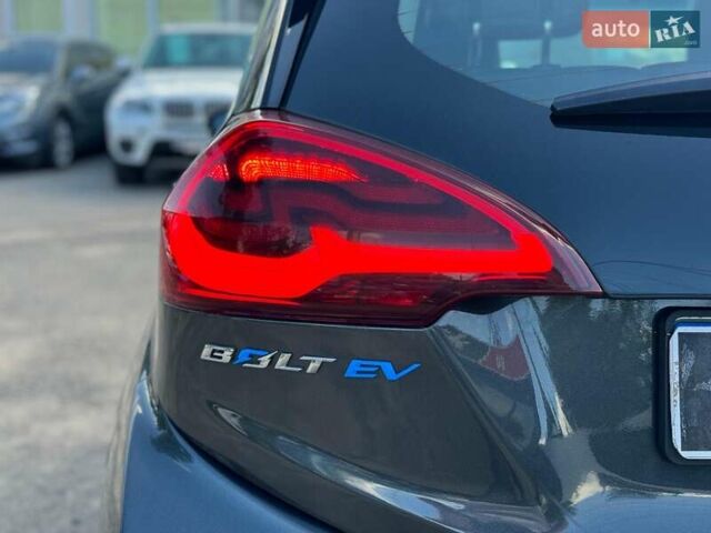 Серый Шевроле Bolt EV, объемом двигателя 0 л и пробегом 139 тыс. км за 13940 $, фото 10 на Automoto.ua