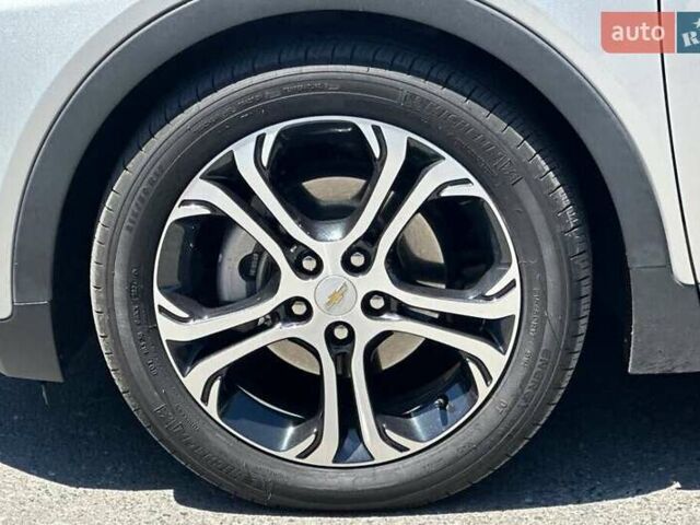 Сірий Шевроле Bolt EV, об'ємом двигуна 0 л та пробігом 56 тис. км за 3800 $, фото 11 на Automoto.ua