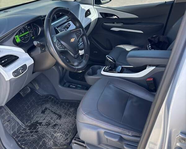 Серый Шевроле Bolt EV, объемом двигателя 0 л и пробегом 124 тыс. км за 16500 $, фото 8 на Automoto.ua