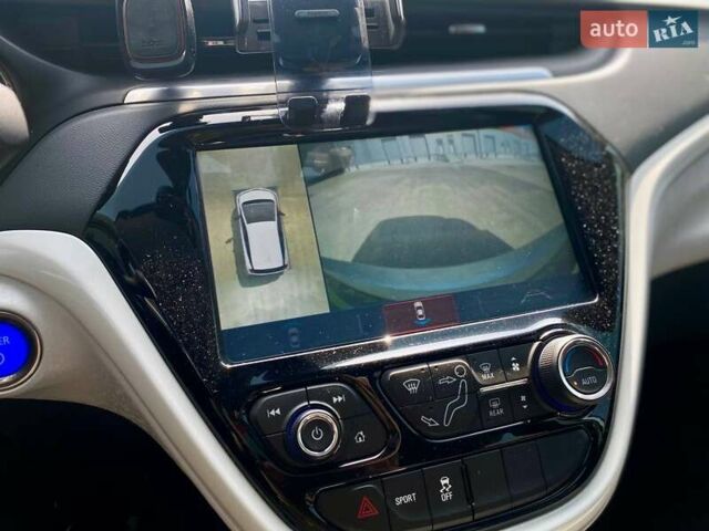 Серый Шевроле Bolt EV, объемом двигателя 0 л и пробегом 57 тыс. км за 15990 $, фото 34 на Automoto.ua