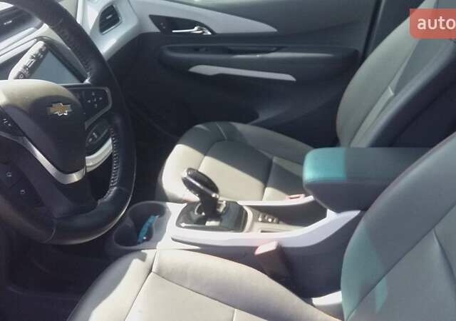Серый Шевроле Bolt EV, объемом двигателя 0 л и пробегом 100 тыс. км за 18000 $, фото 1 на Automoto.ua