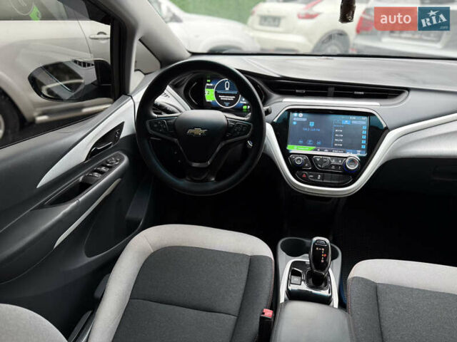 Серый Шевроле Bolt EV, объемом двигателя 0 л и пробегом 82 тыс. км за 13500 $, фото 48 на Automoto.ua