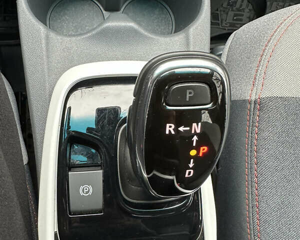 Серый Шевроле Bolt EV, объемом двигателя 0 л и пробегом 96 тыс. км за 14600 $, фото 15 на Automoto.ua