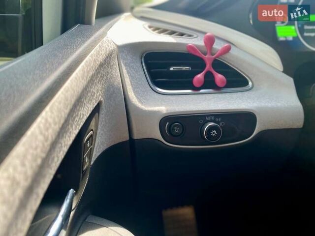 Сірий Шевроле Bolt EV, об'ємом двигуна 0 л та пробігом 57 тис. км за 15490 $, фото 27 на Automoto.ua