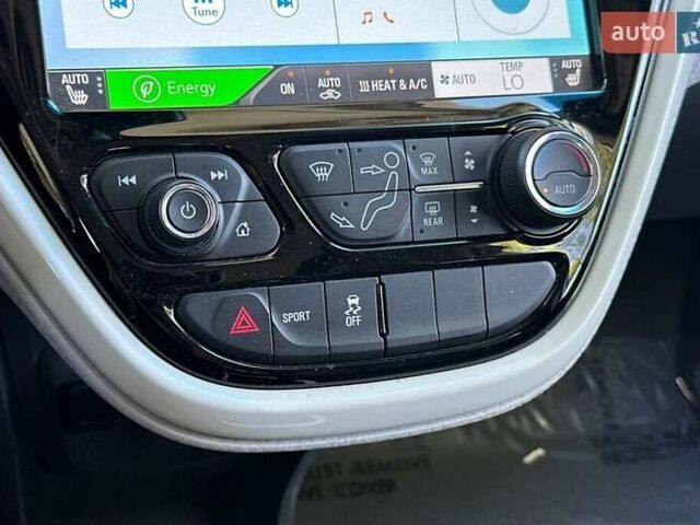 Сірий Шевроле Bolt EV, об'ємом двигуна 0 л та пробігом 56 тис. км за 3800 $, фото 19 на Automoto.ua